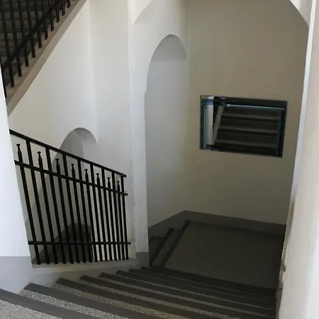 Elbe's Hostel *